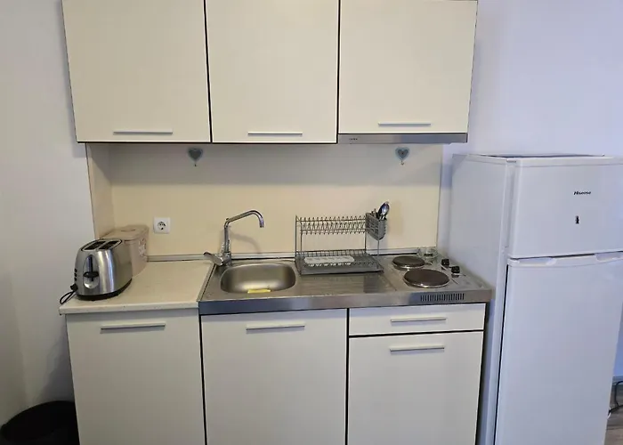 アパート Luxury ポモリエ